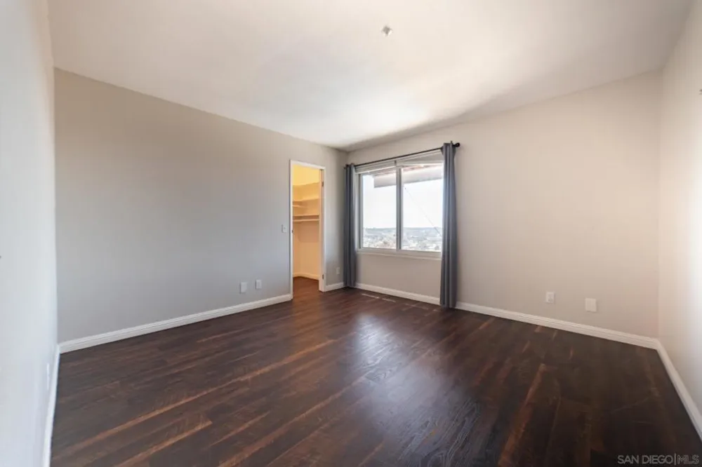 1102 La Mesa Spring Valley, CA 91977