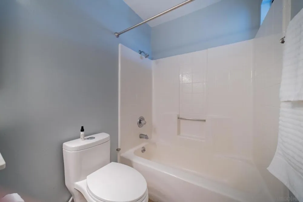 1102 La Mesa Spring Valley, CA 91977