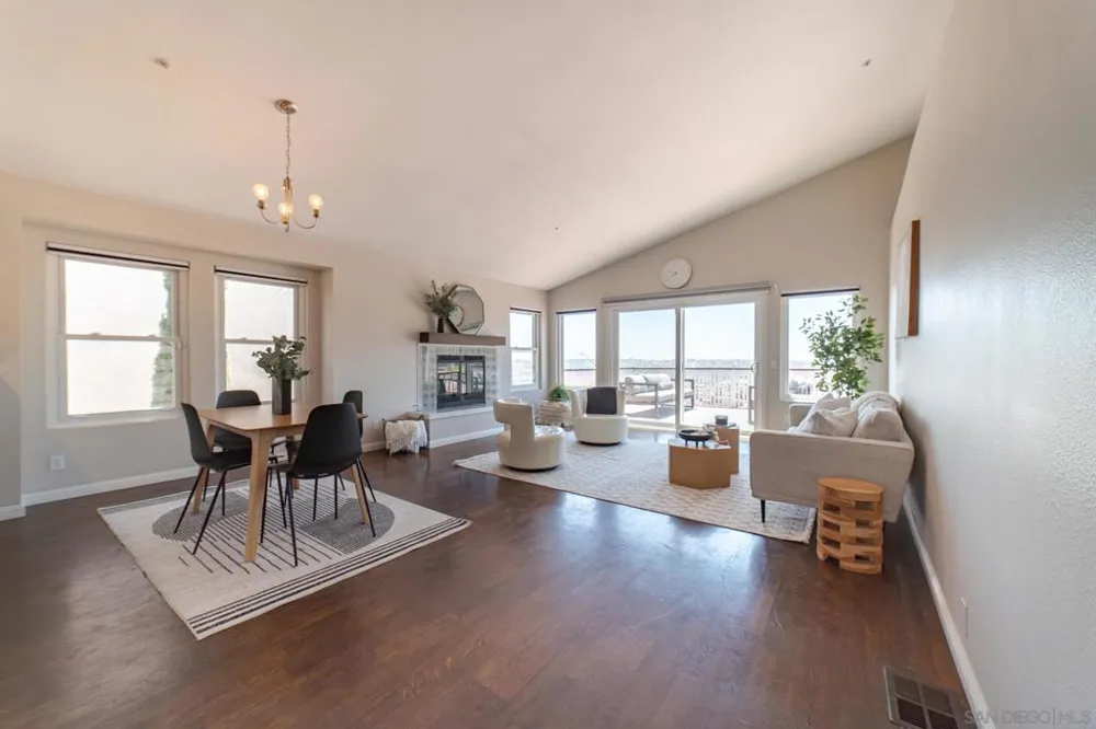 1102 La Mesa Spring Valley, CA 91977