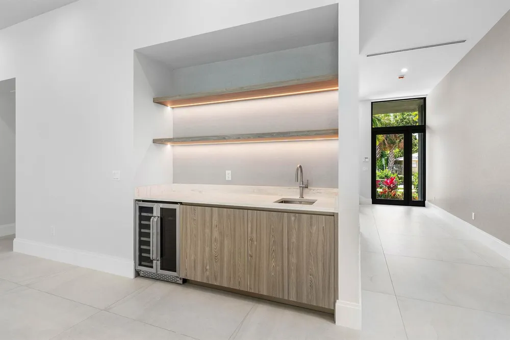 207 SE 5th Street Delray Beach, FL 33483