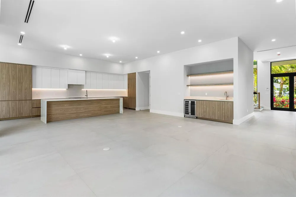 207 SE 5th Street Delray Beach, FL 33483