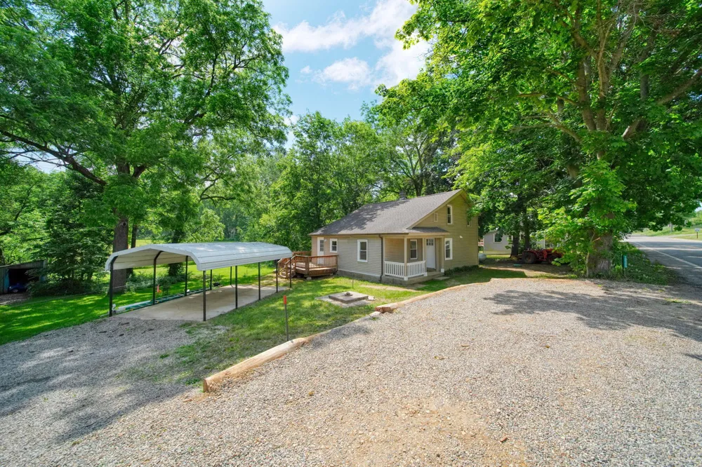 10500 Moscow Road Jonesville, MI 49250
