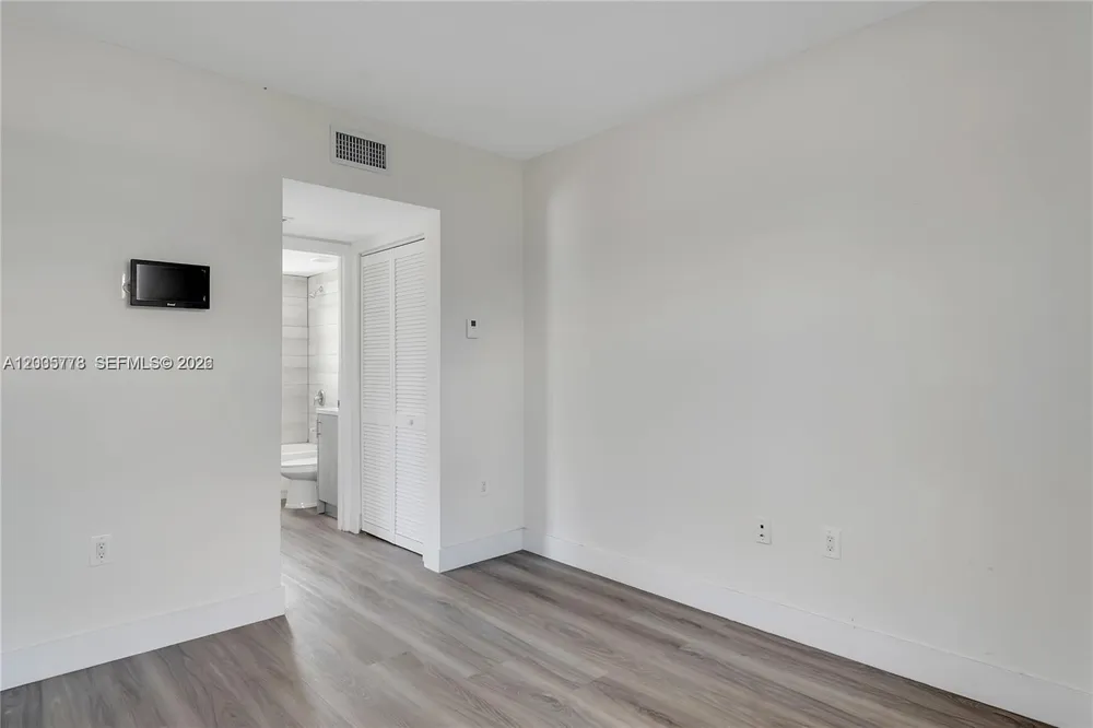 1710 NW 1st Ct #15 Miami, FL 33136