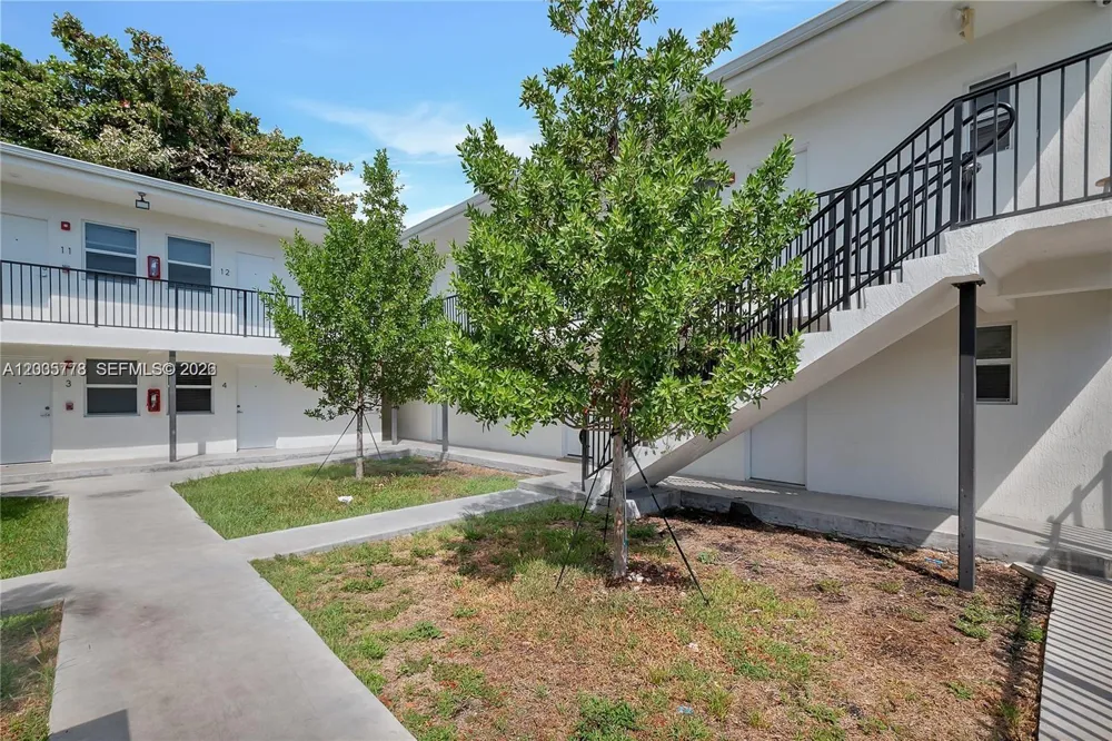 1710 NW 1st Ct #15 Miami, FL 33136