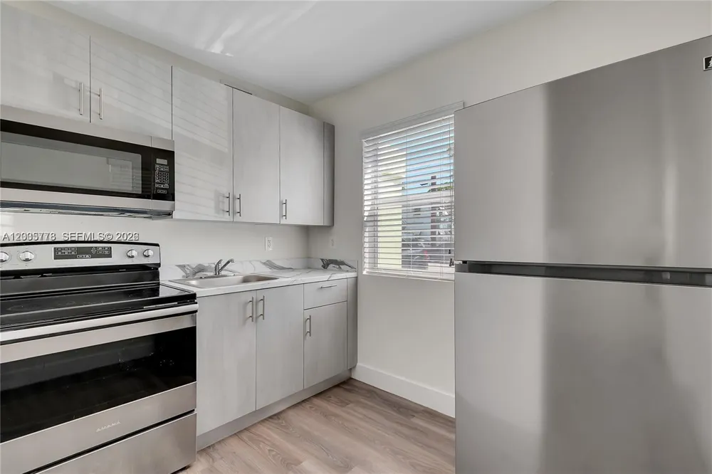 1710 NW 1st Ct #15 Miami, FL 33136