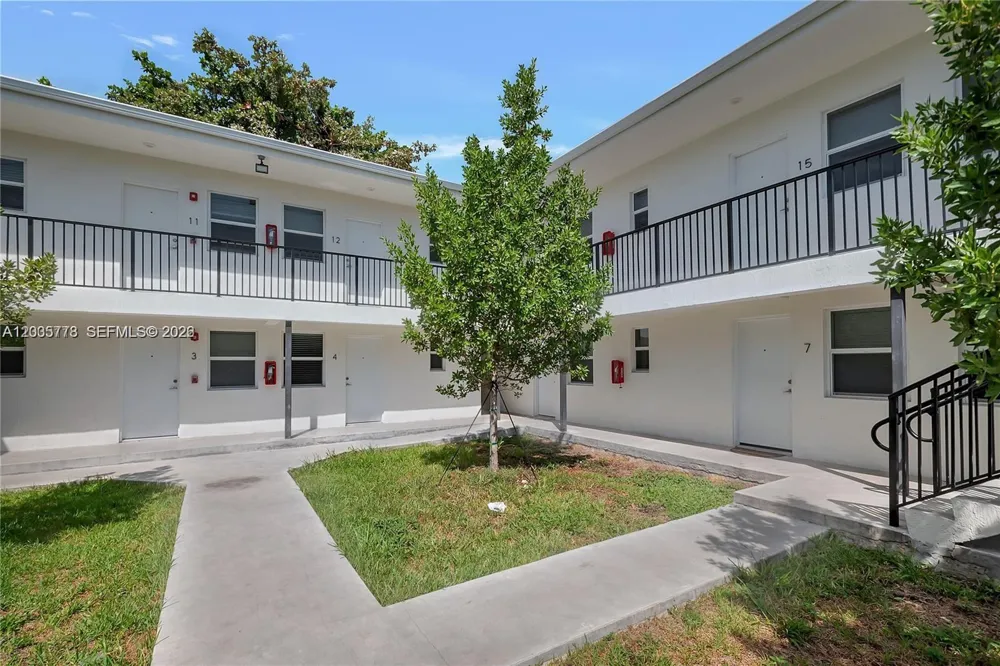 1710 NW 1st Ct #15 Miami, FL 33136