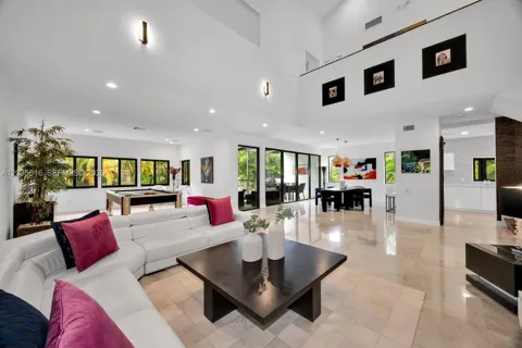 2000 S Bayshore Dr #65