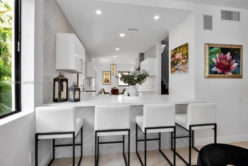2000 S Bayshore Dr #65 Miami, FL 33133