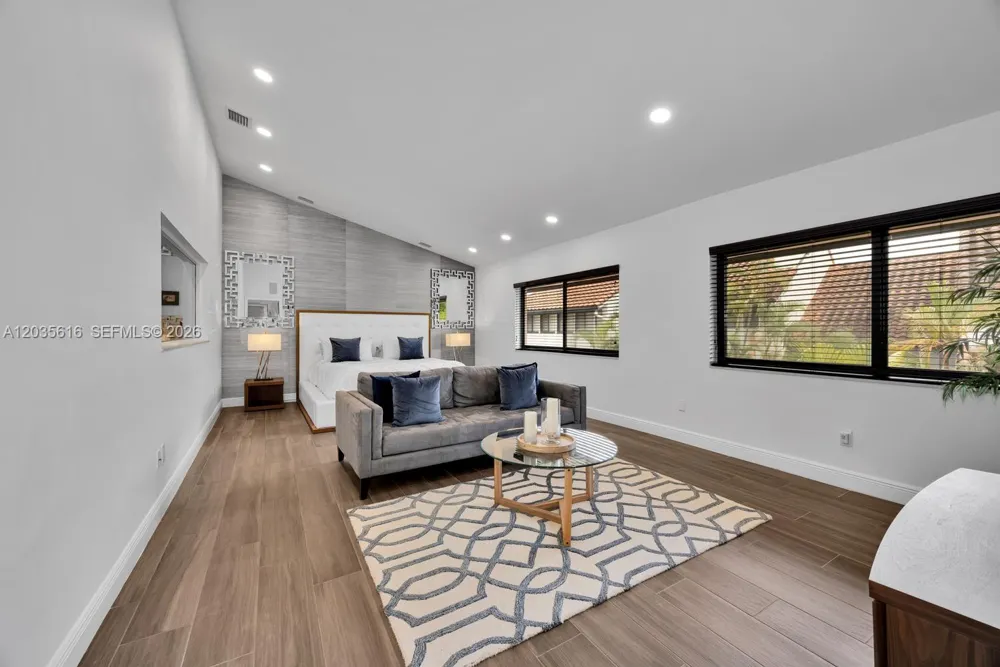 2000 S Bayshore Dr #65 Miami, FL 33133