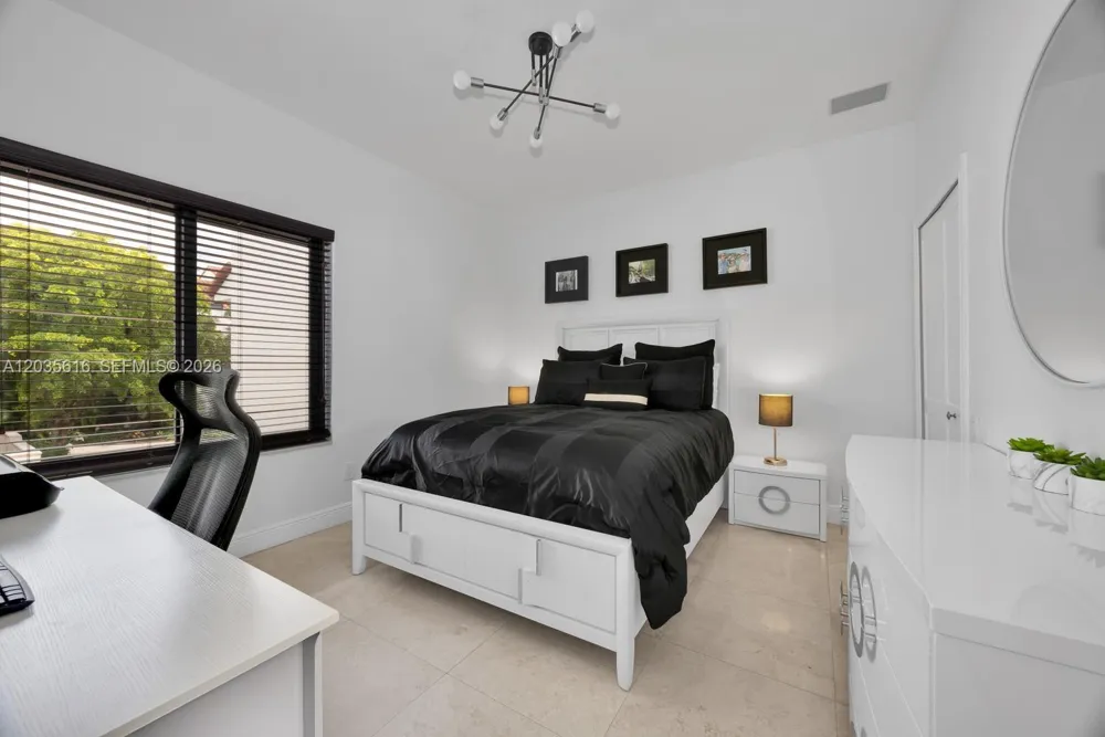 2000 S Bayshore Dr #65 Miami, FL 33133