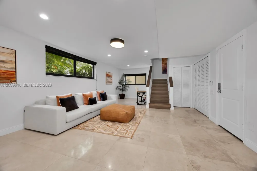 2000 S Bayshore Dr #65 Miami, FL 33133