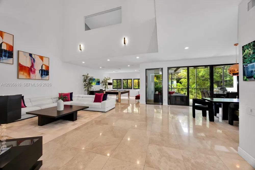 2000 S Bayshore Dr #65 Miami, FL 33133