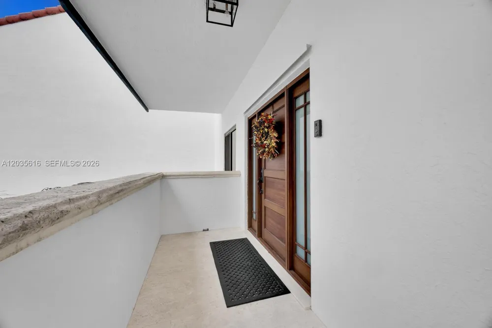 2000 S Bayshore Dr #65 Miami, FL 33133