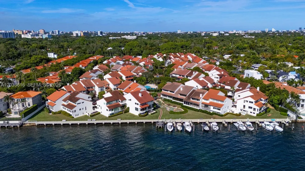 2000 S Bayshore Dr #65 Miami, FL 33133