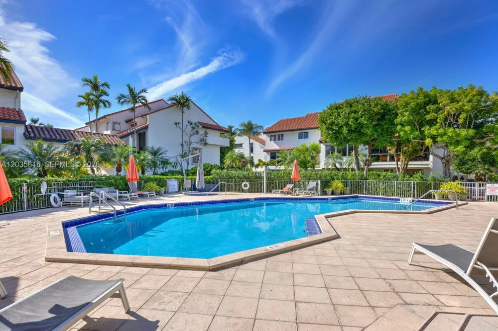 2000 S Bayshore Dr #65 Miami, FL 33133