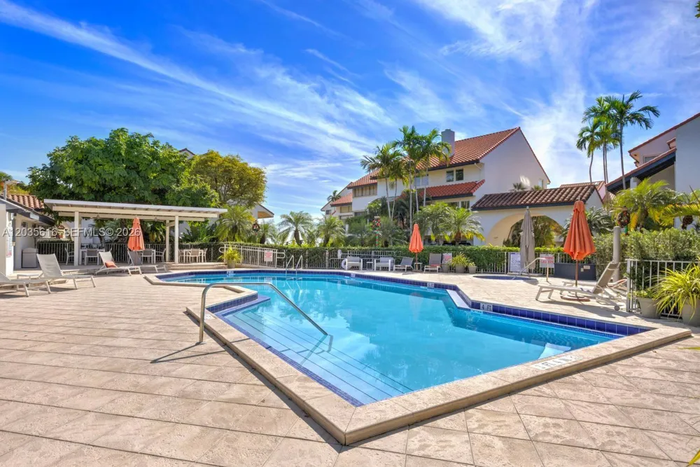 2000 S Bayshore Dr #65 Miami, FL 33133