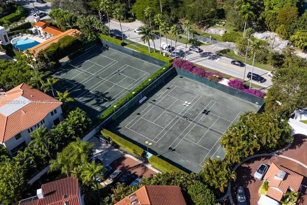 2000 S Bayshore Dr #65 Miami, FL 33133