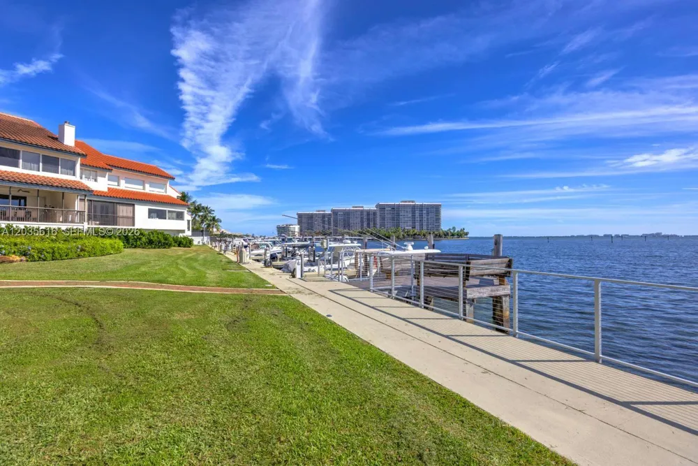 2000 S Bayshore Dr #65 Miami, FL 33133
