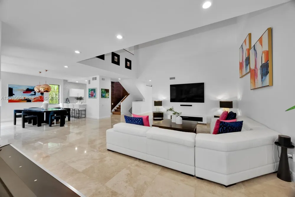 2000 S Bayshore Dr #65 Miami, FL 33133