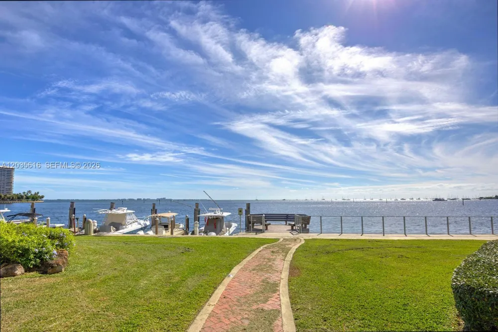 2000 S Bayshore Dr #65 Miami, FL 33133