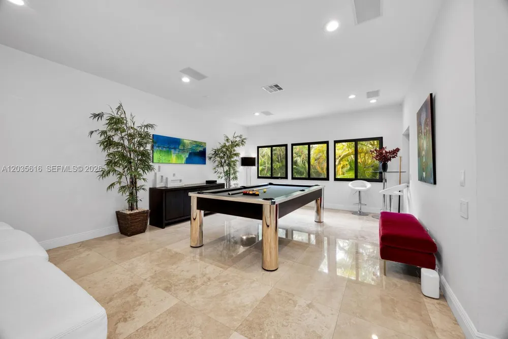 2000 S Bayshore Dr #65 Miami, FL 33133