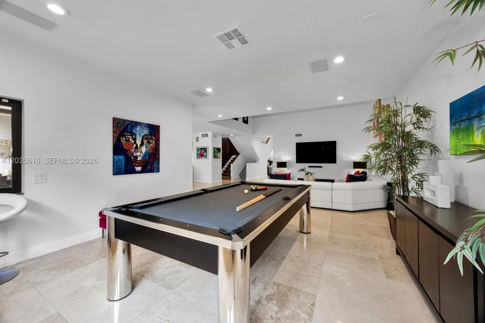 2000 S Bayshore Dr #65 Miami, FL 33133