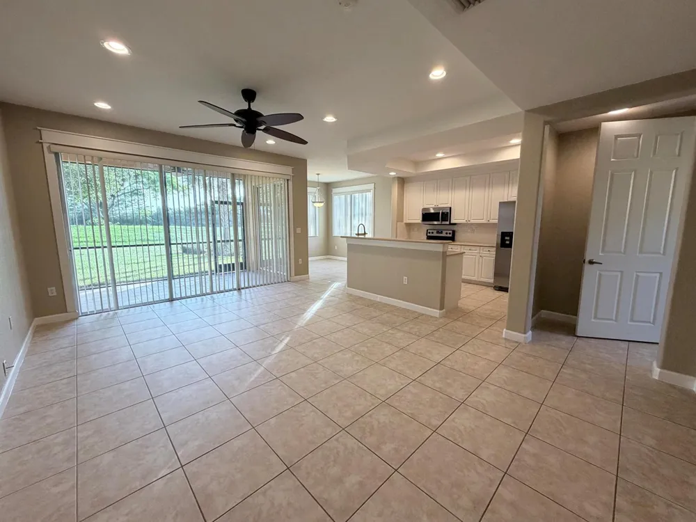 7911 NW 128th Lane #11-c Parkland, FL 33076