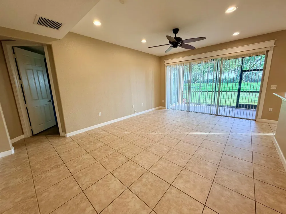 7911 NW 128th Lane #11-c Parkland, FL 33076