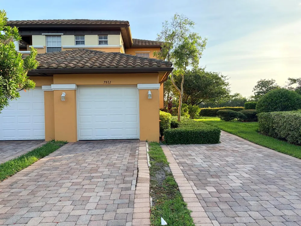 7911 NW 128th Lane #11-c Parkland, FL 33076