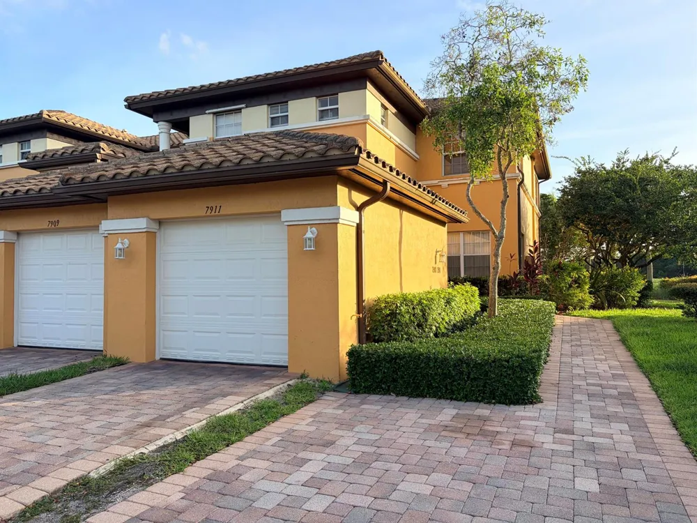 7911 NW 128th Lane #11-c Parkland, FL 33076