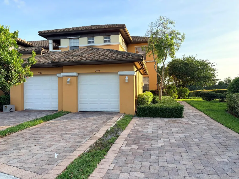 7911 NW 128th Lane #11-c Parkland, FL 33076