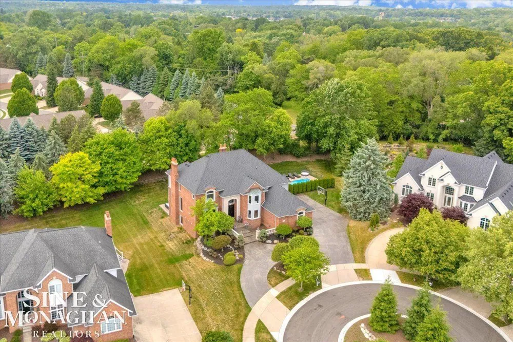 1289 Creek Pointe Drive Rochester City, MI 48307