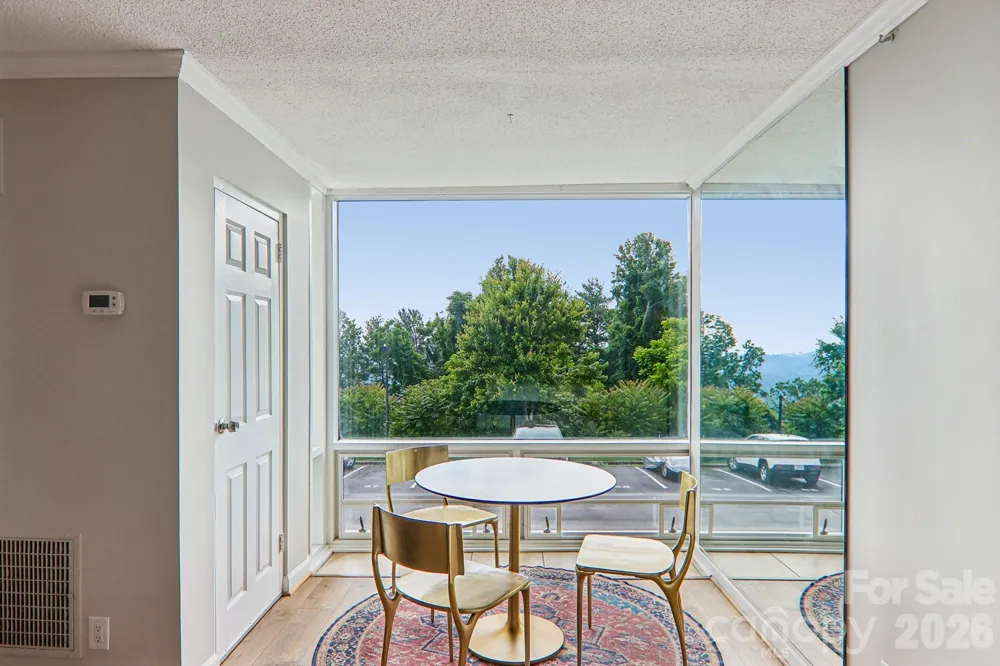 647 Town Mountain Road #212 Asheville, NC 28804