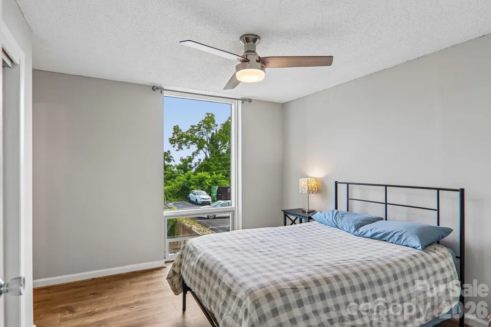 647 Town Mountain Road #212 Asheville, NC 28804