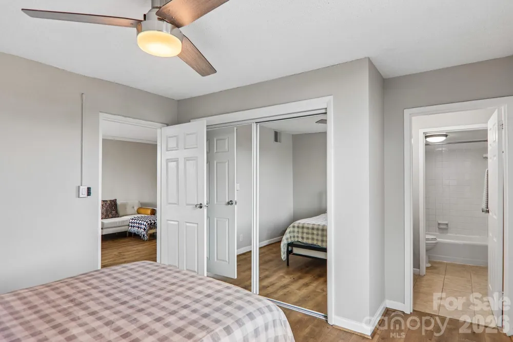 647 Town Mountain Road #212 Asheville, NC 28804