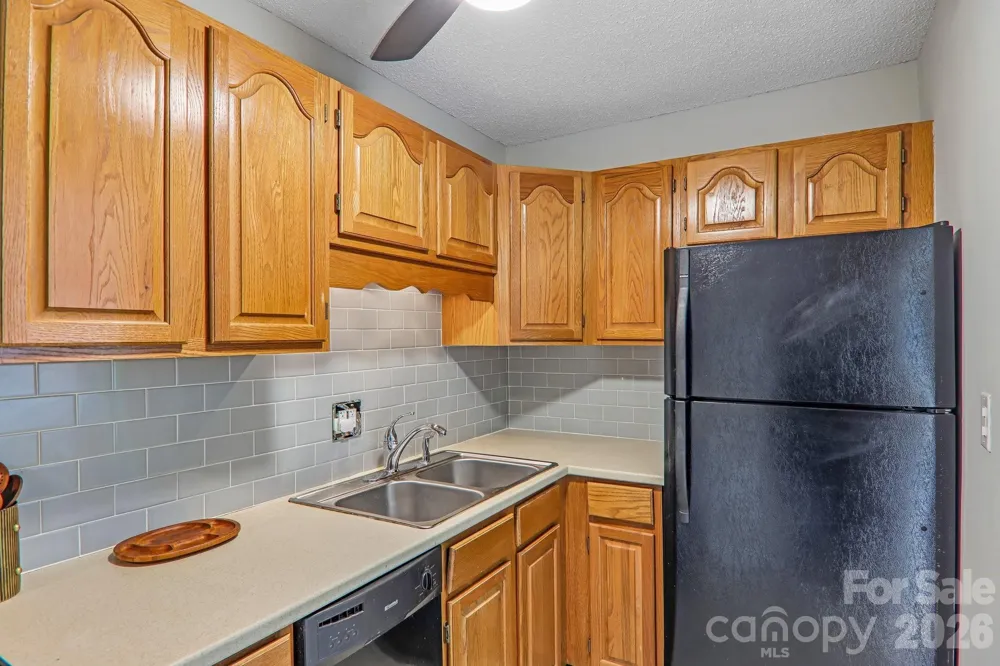 647 Town Mountain Road #212 Asheville, NC 28804