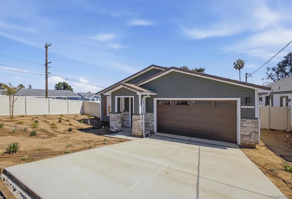 2 W Pine St Altadena, CA 91001