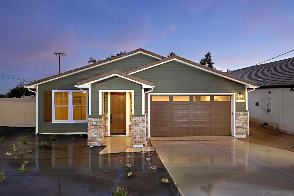 2 W Pine St Altadena, CA 91001