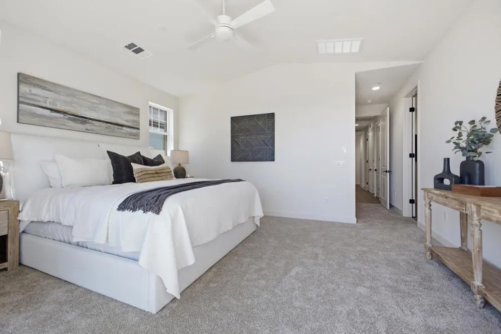 2 W Pine St Altadena, CA 91001