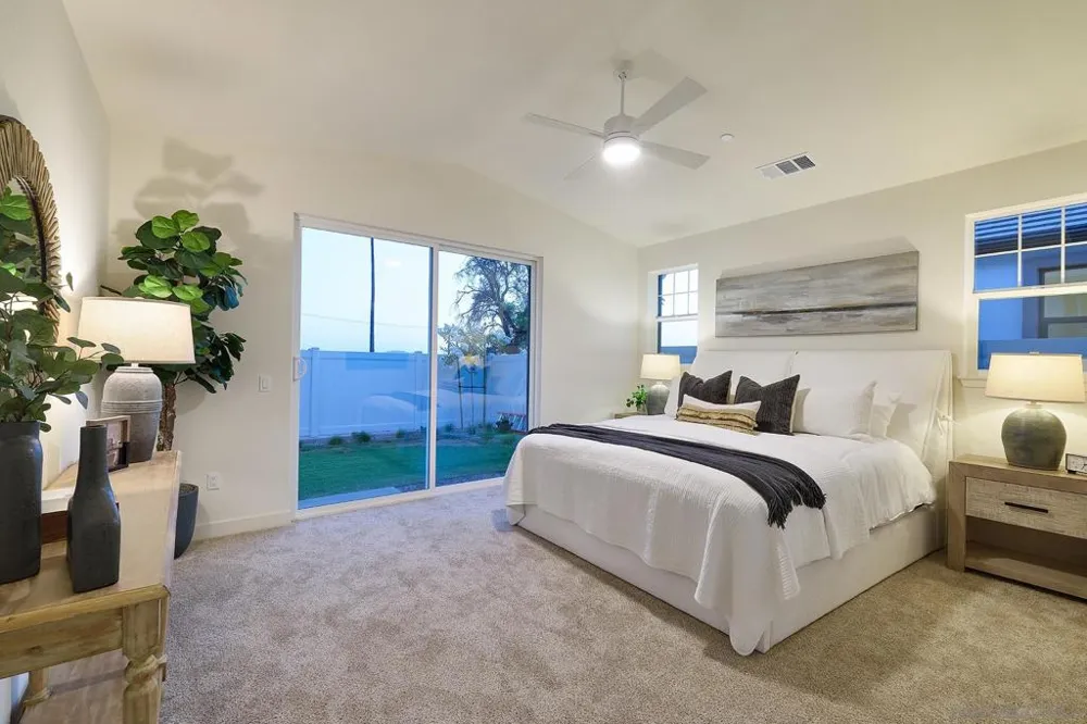 2 W Pine St Altadena, CA 91001