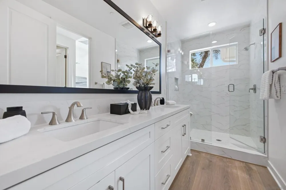 2 W Pine St Altadena, CA 91001