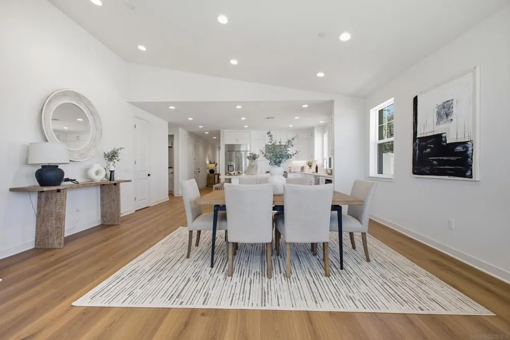 2 W Pine St Altadena, CA 91001