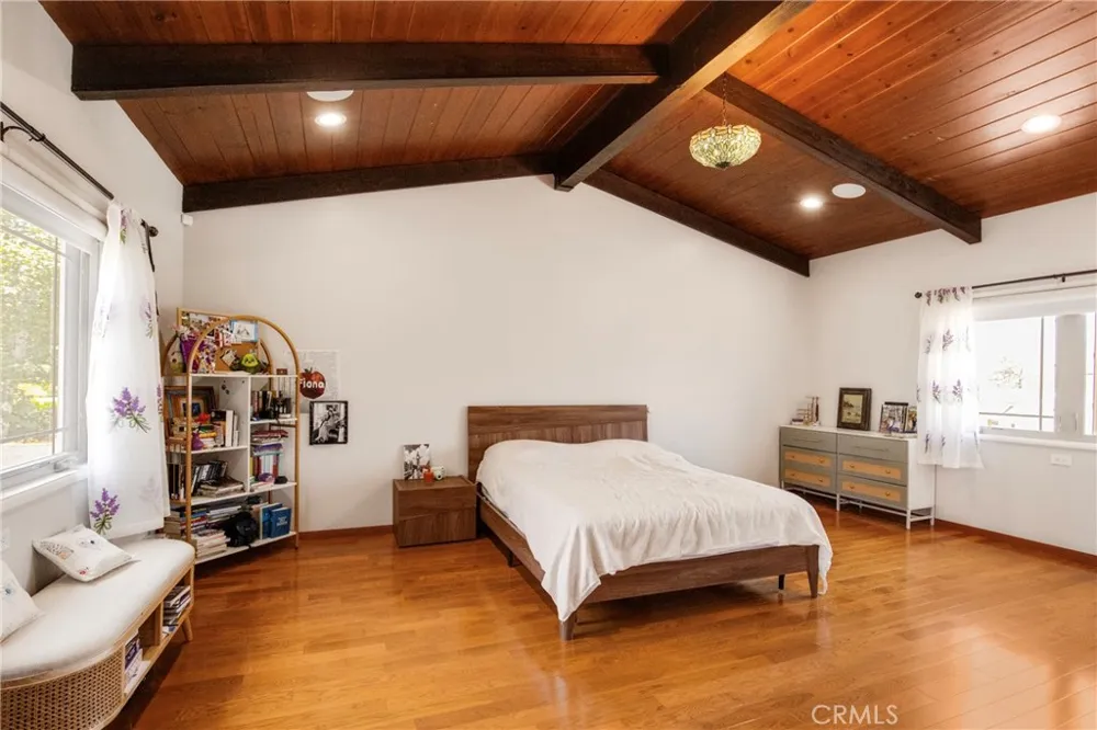 10768 Wheatland Shadow Hills, CA 91040