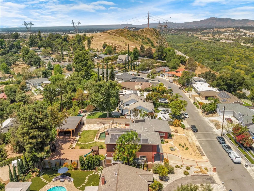 10768 Wheatland Shadow Hills, CA 91040