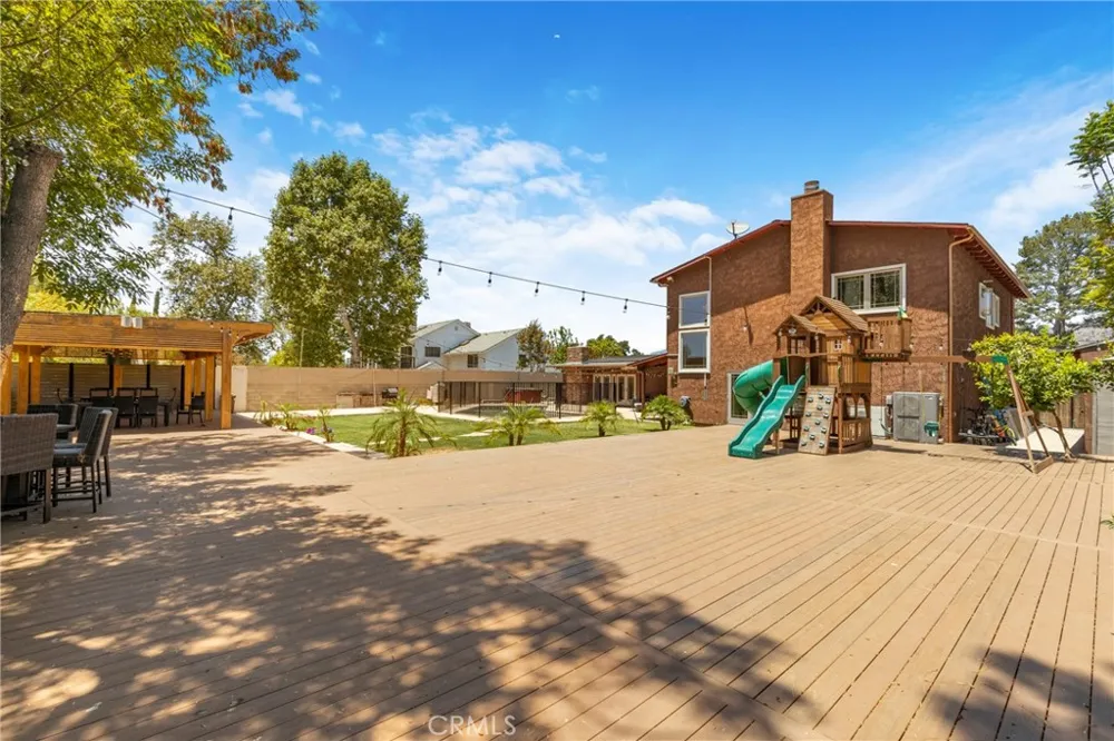10768 Wheatland Shadow Hills, CA 91040