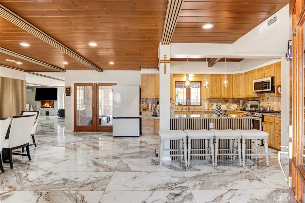 10768 Wheatland Shadow Hills, CA 91040