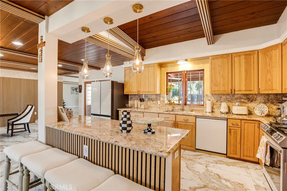 10768 Wheatland Shadow Hills, CA 91040