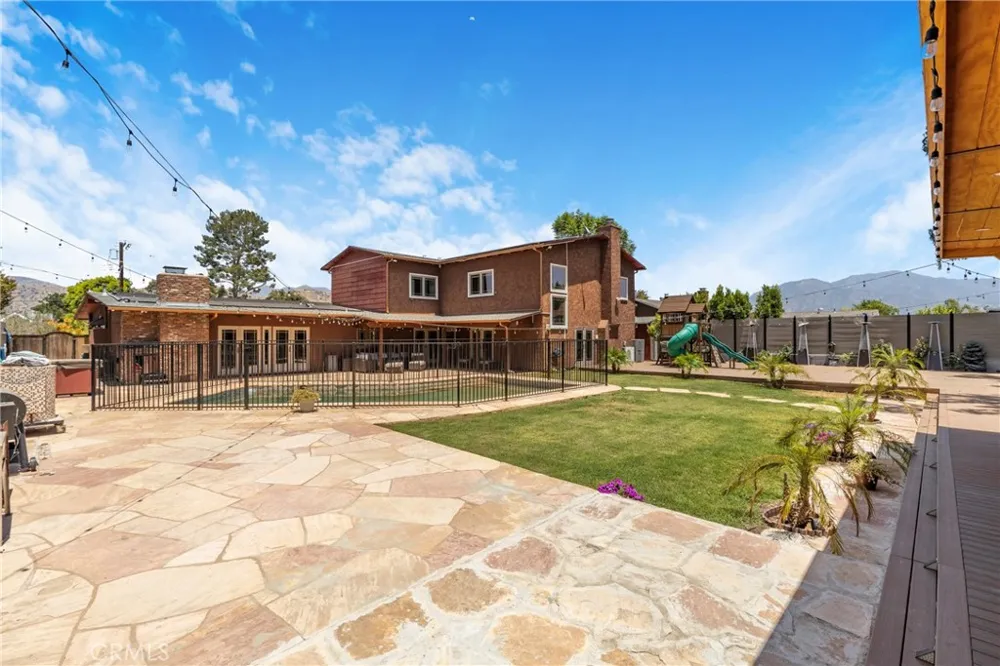 10768 Wheatland Shadow Hills, CA 91040