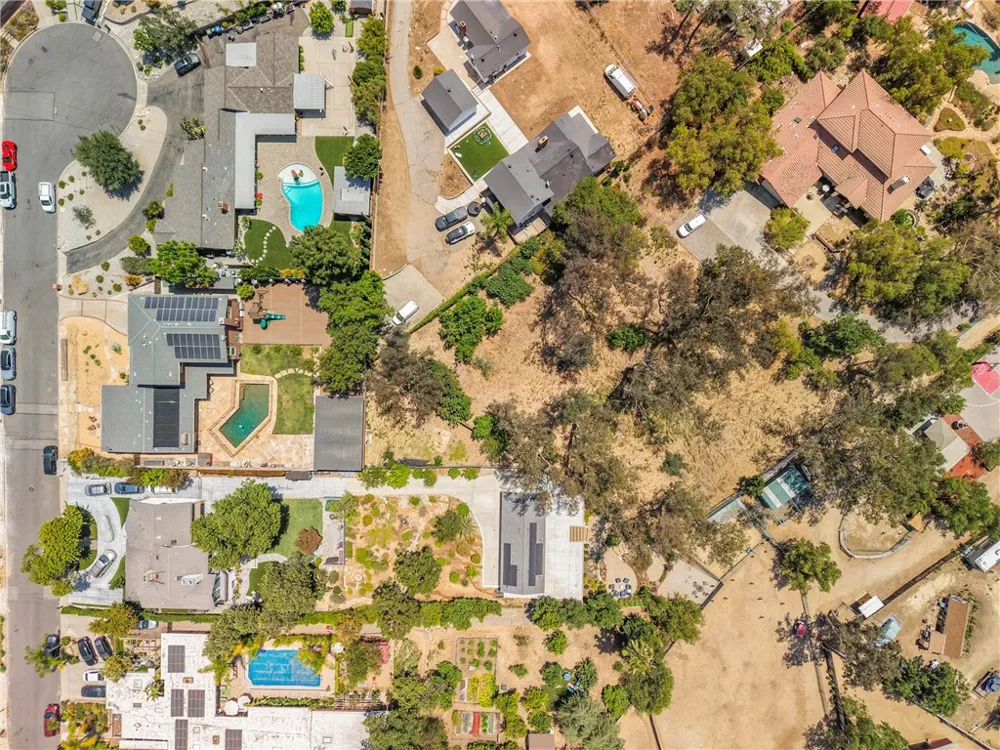 10768 Wheatland Shadow Hills, CA 91040