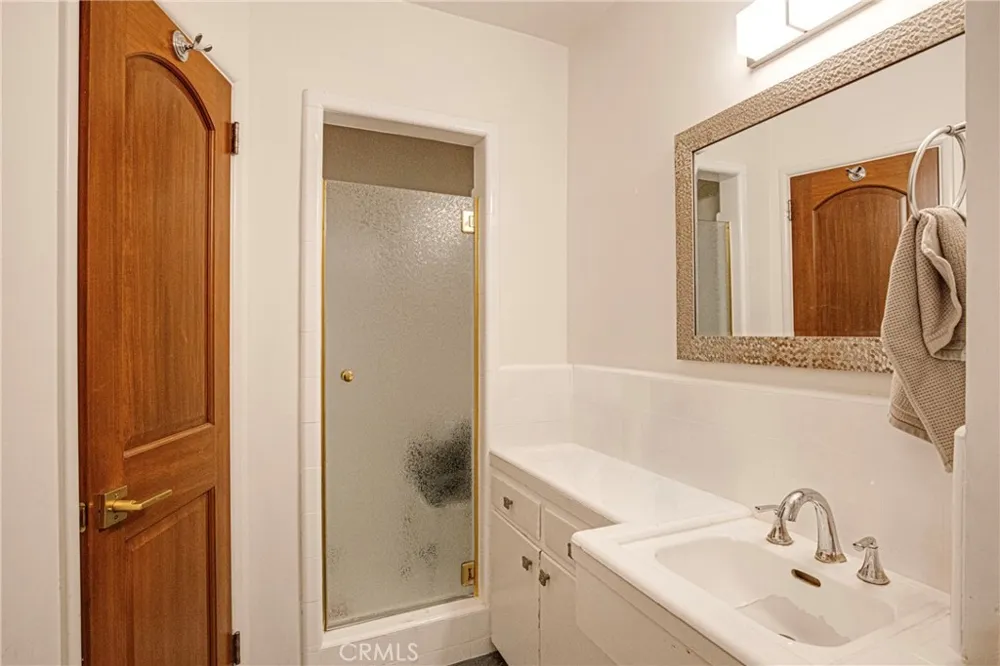 10768 Wheatland Shadow Hills, CA 91040